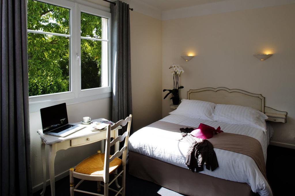 Hotel Du Bosquet Pégomas Екстериор снимка